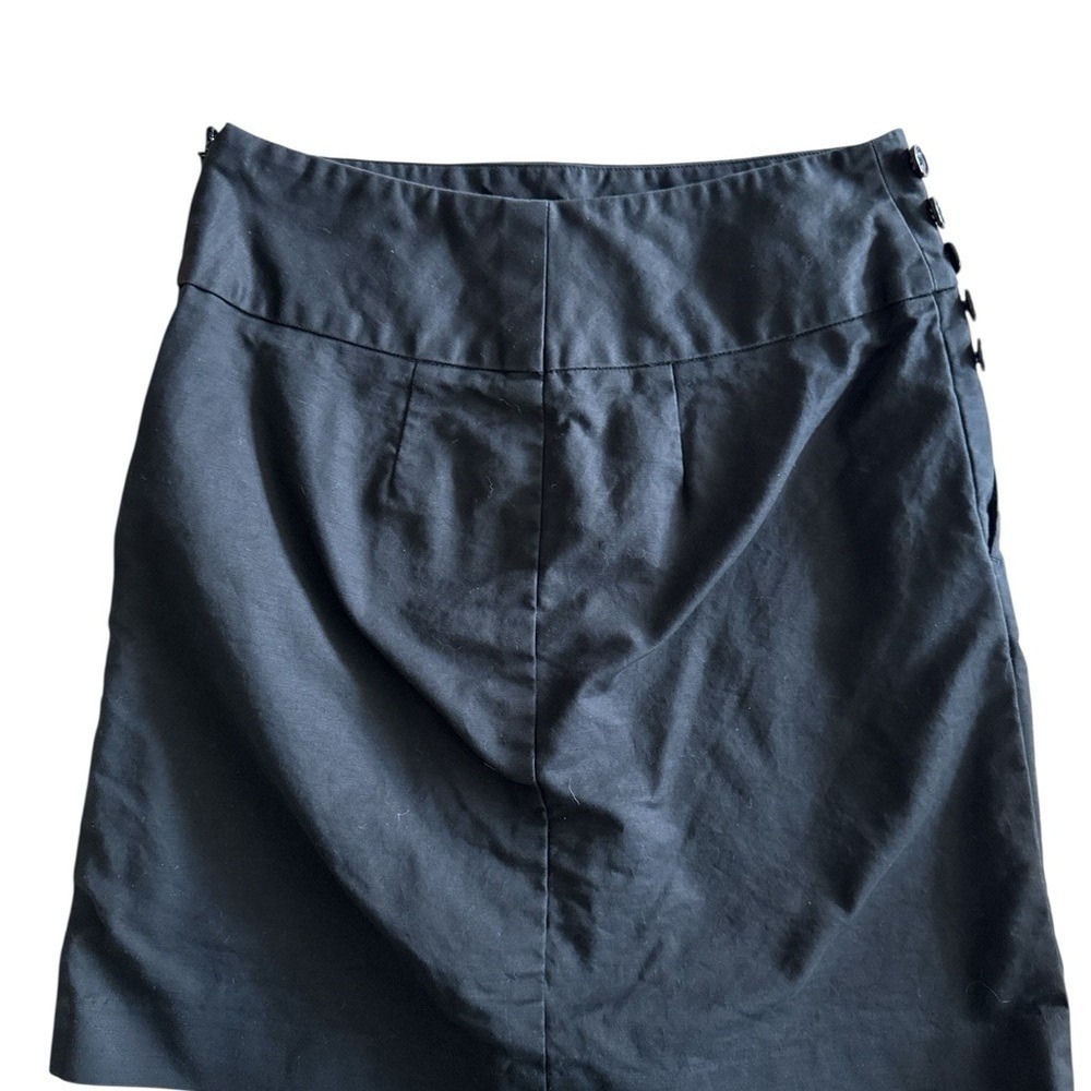 Ann Taylor Black Mini Skirt Size 4 Front Pockets‎ Button side design